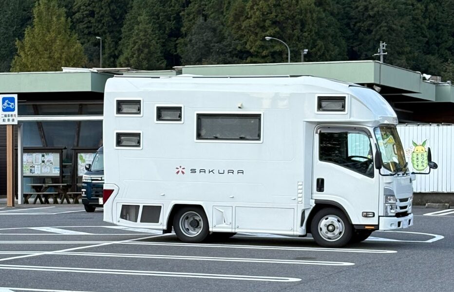 なおじ　キャンピングカー